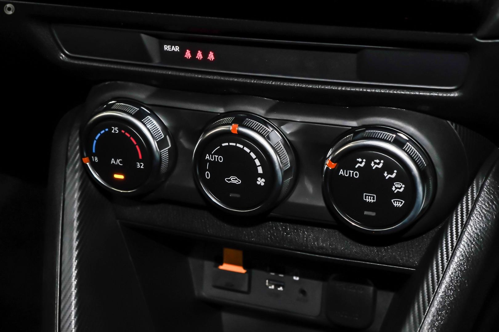 Mazda 2 image 1
