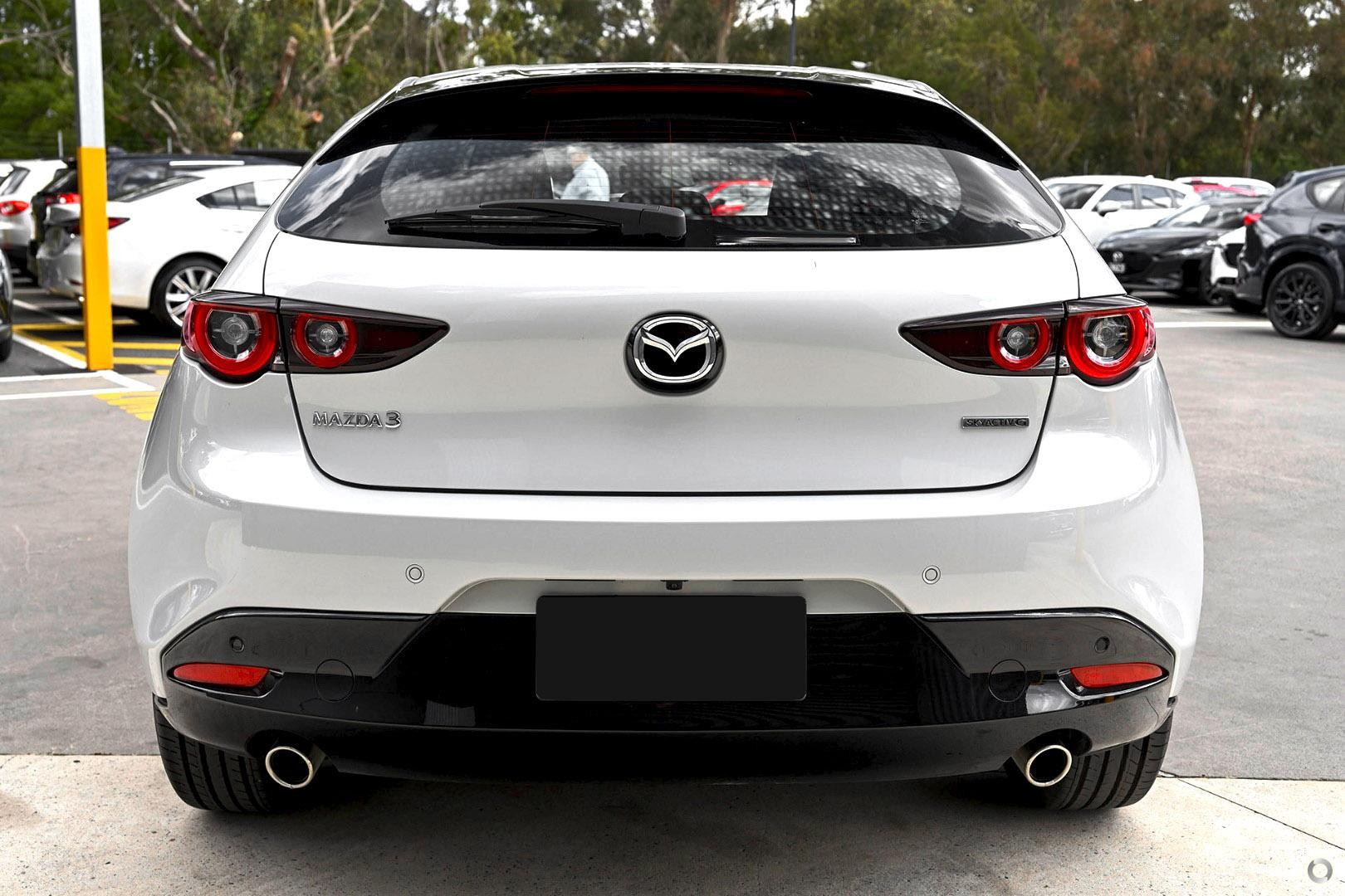 Mazda 3 image 3