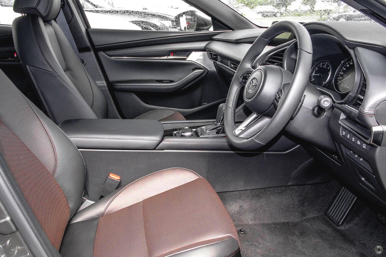 Mazda 3 image 3