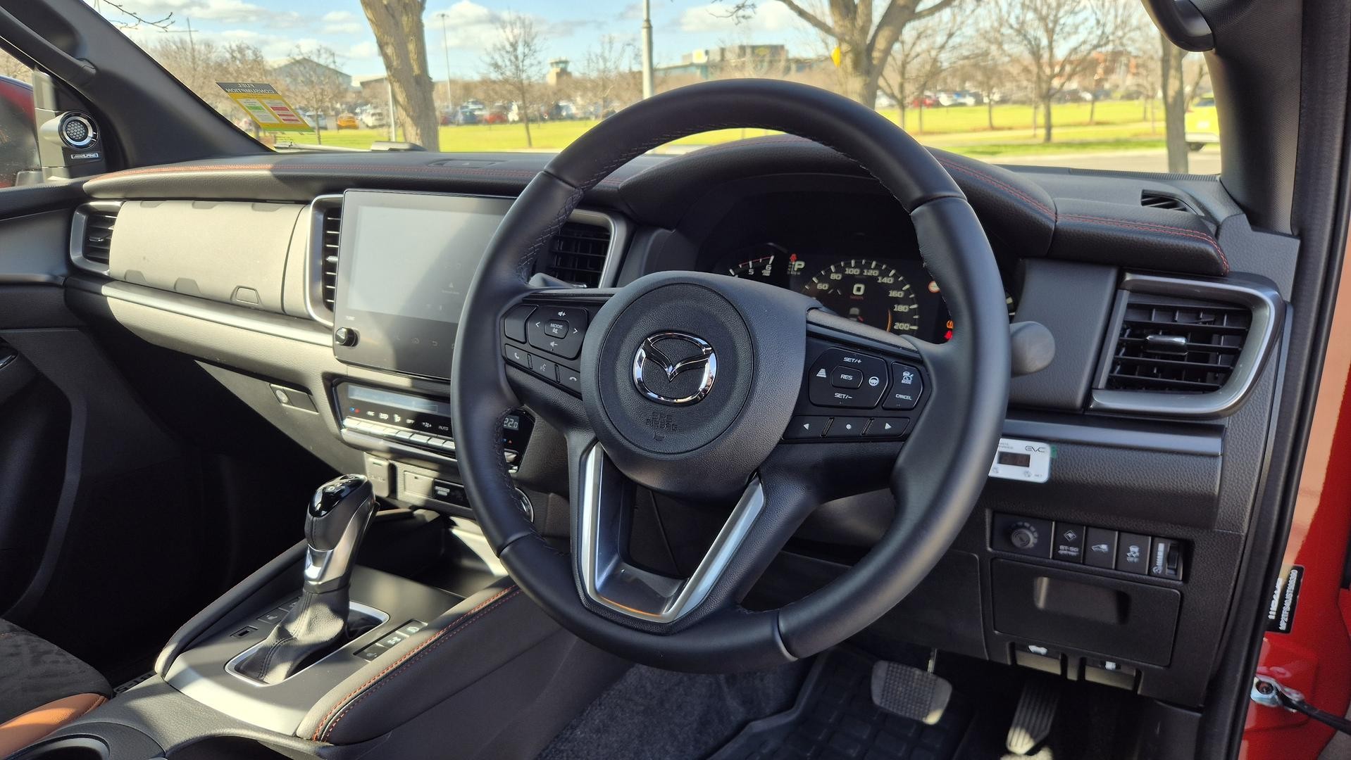 Mazda Bt-50 image 2