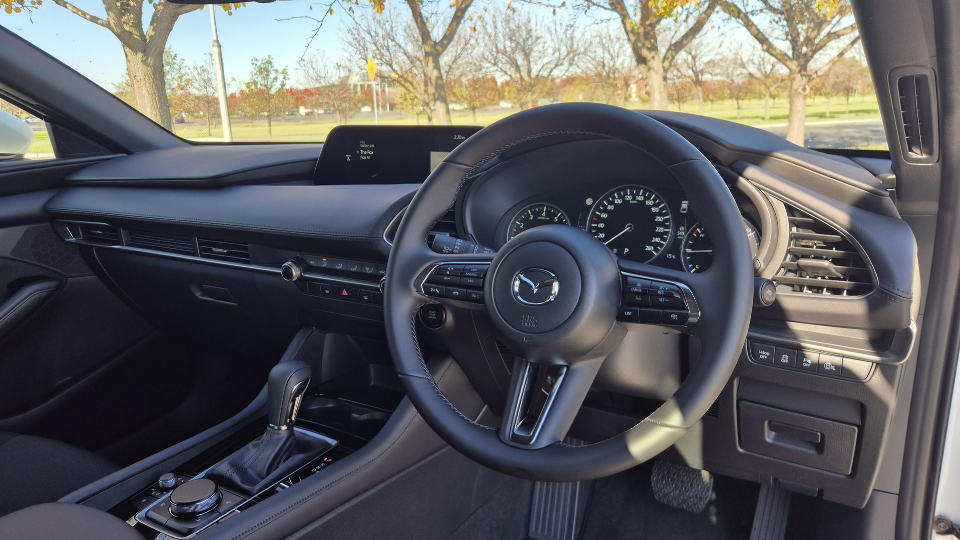 Mazda 3 image 2