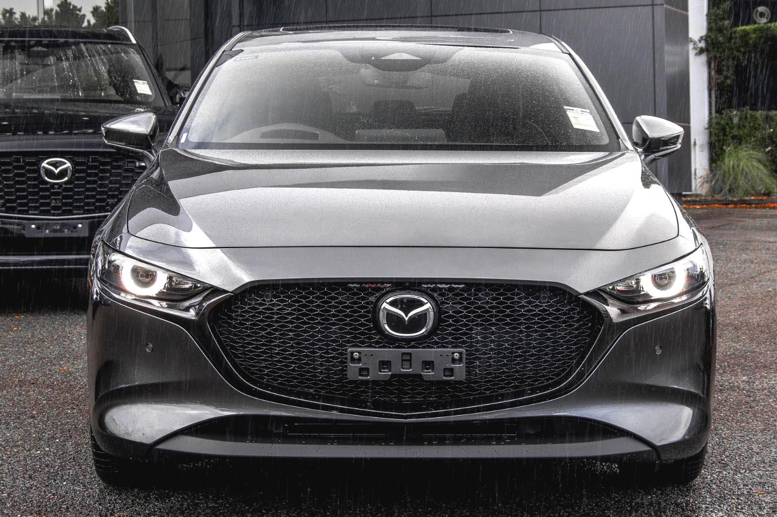 Mazda 3 image 2