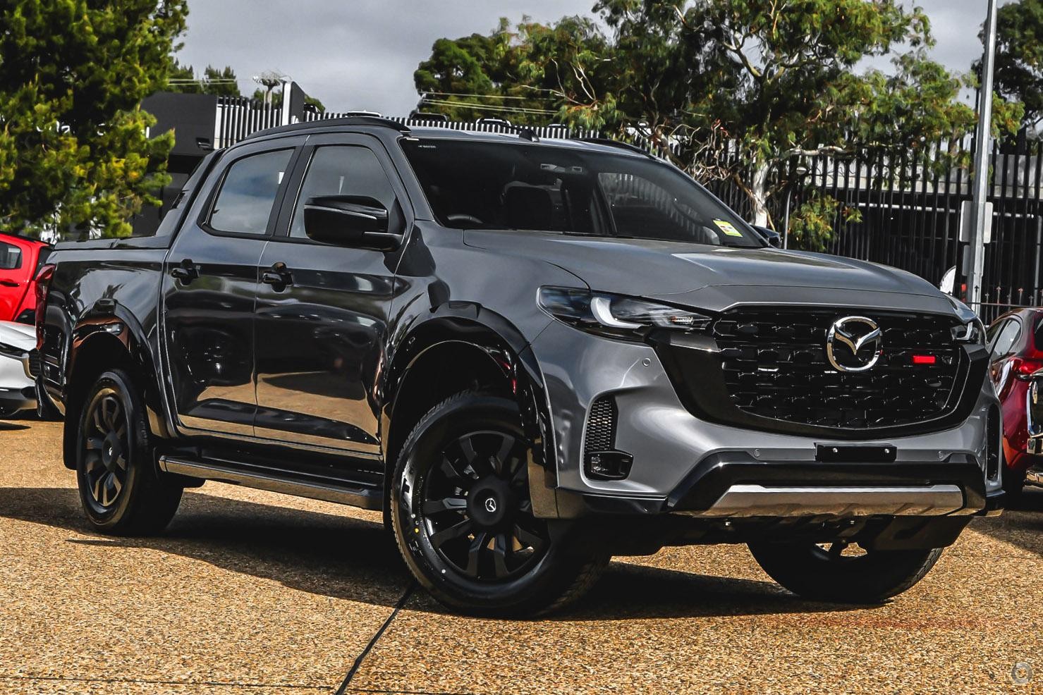 Mazda Bt-50 image 1