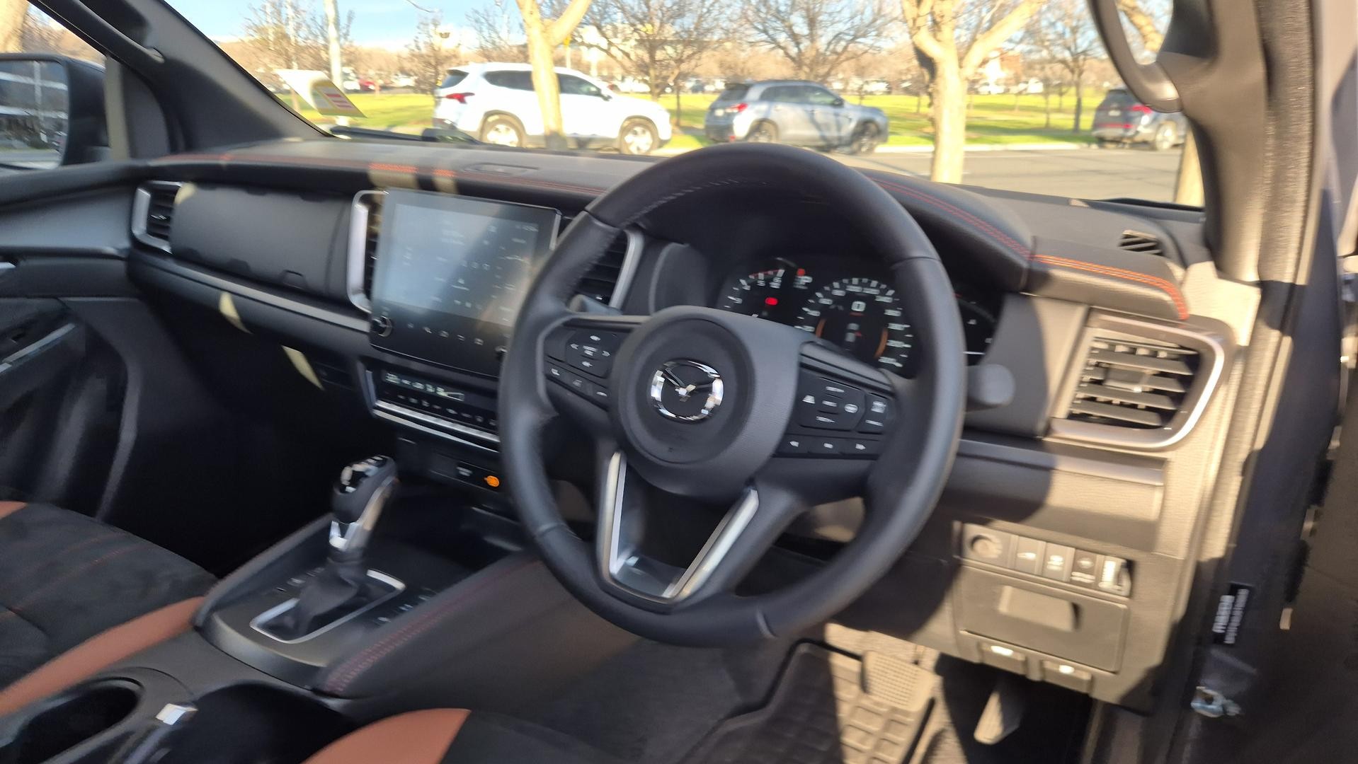Mazda Bt-50 image 2
