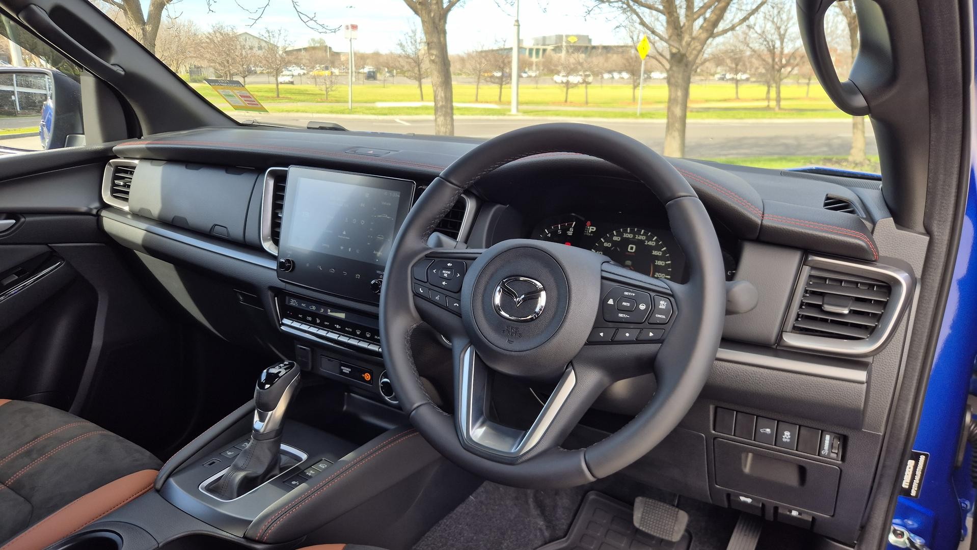 Mazda Bt-50 image 2