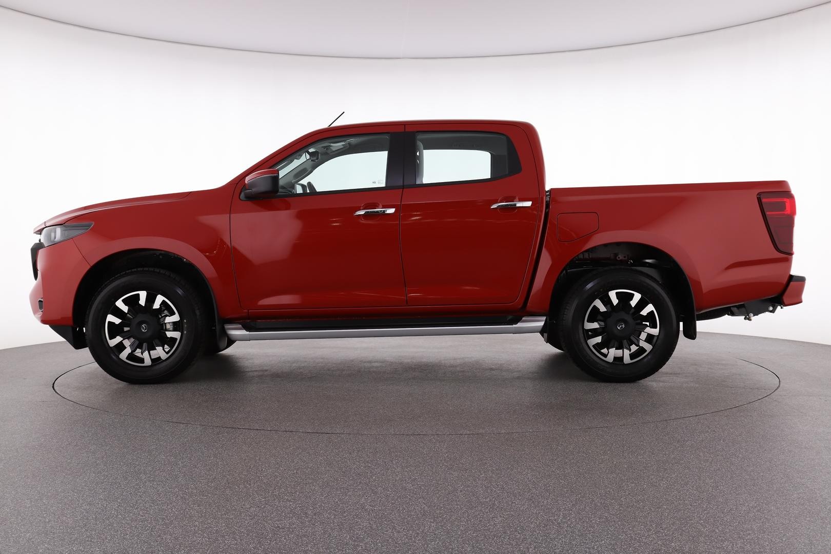 Mazda Bt-50 image 2