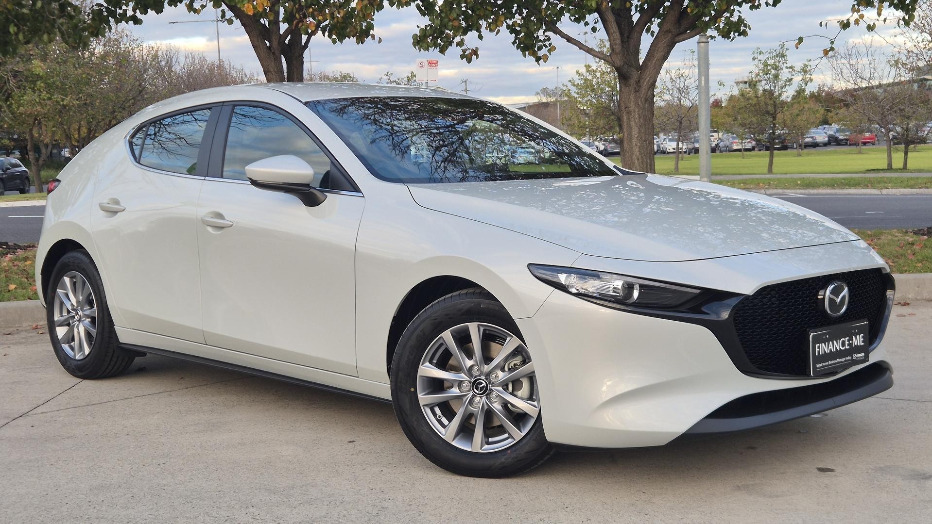 Mazda 3 image 1