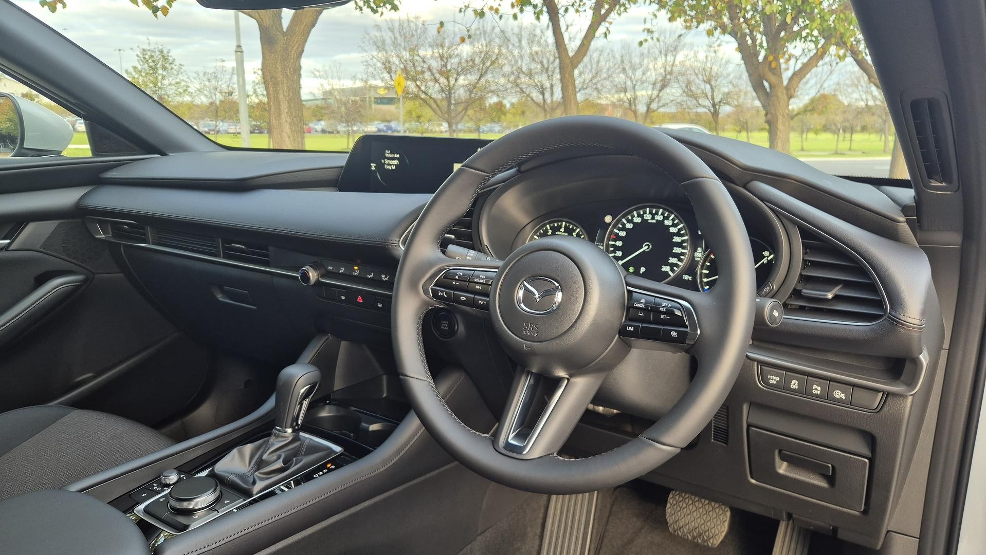 Mazda 3 image 2