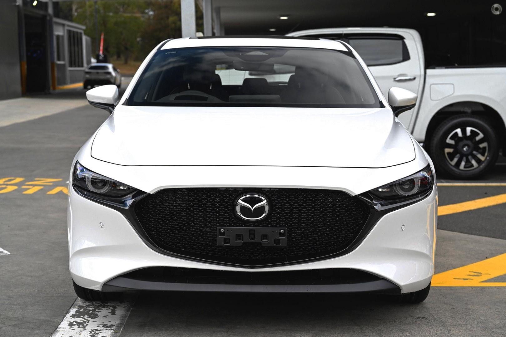 Mazda 3 image 2