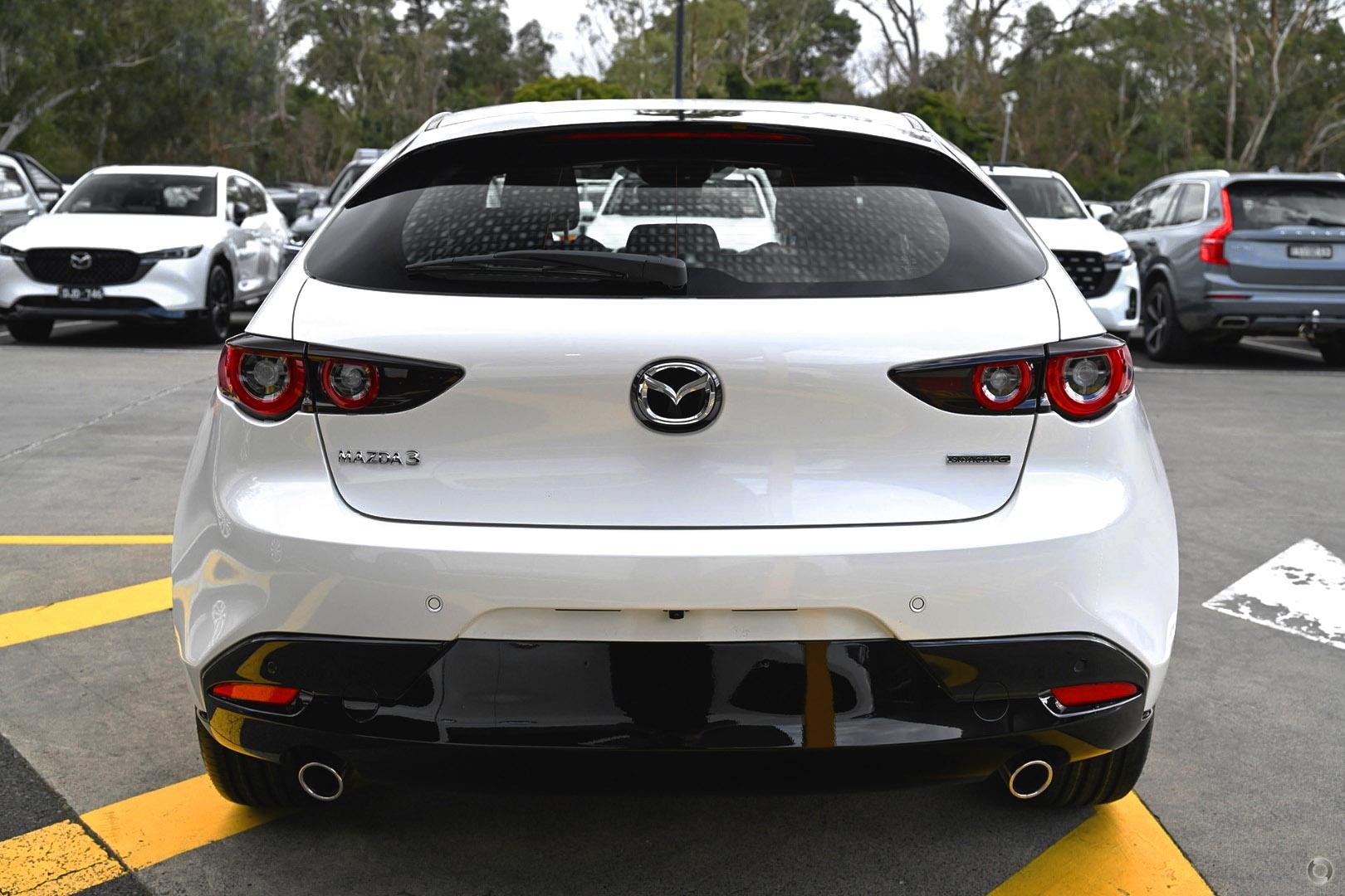 Mazda 3 image 3