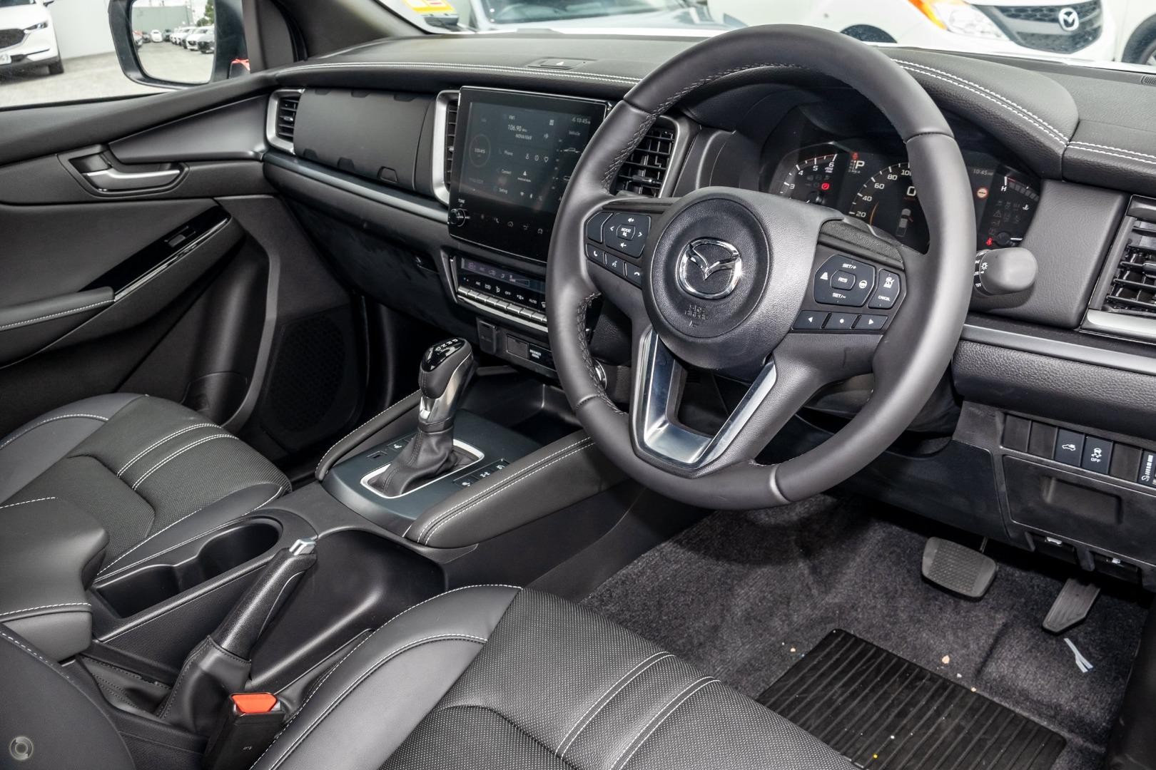 Mazda Bt-50 image 3