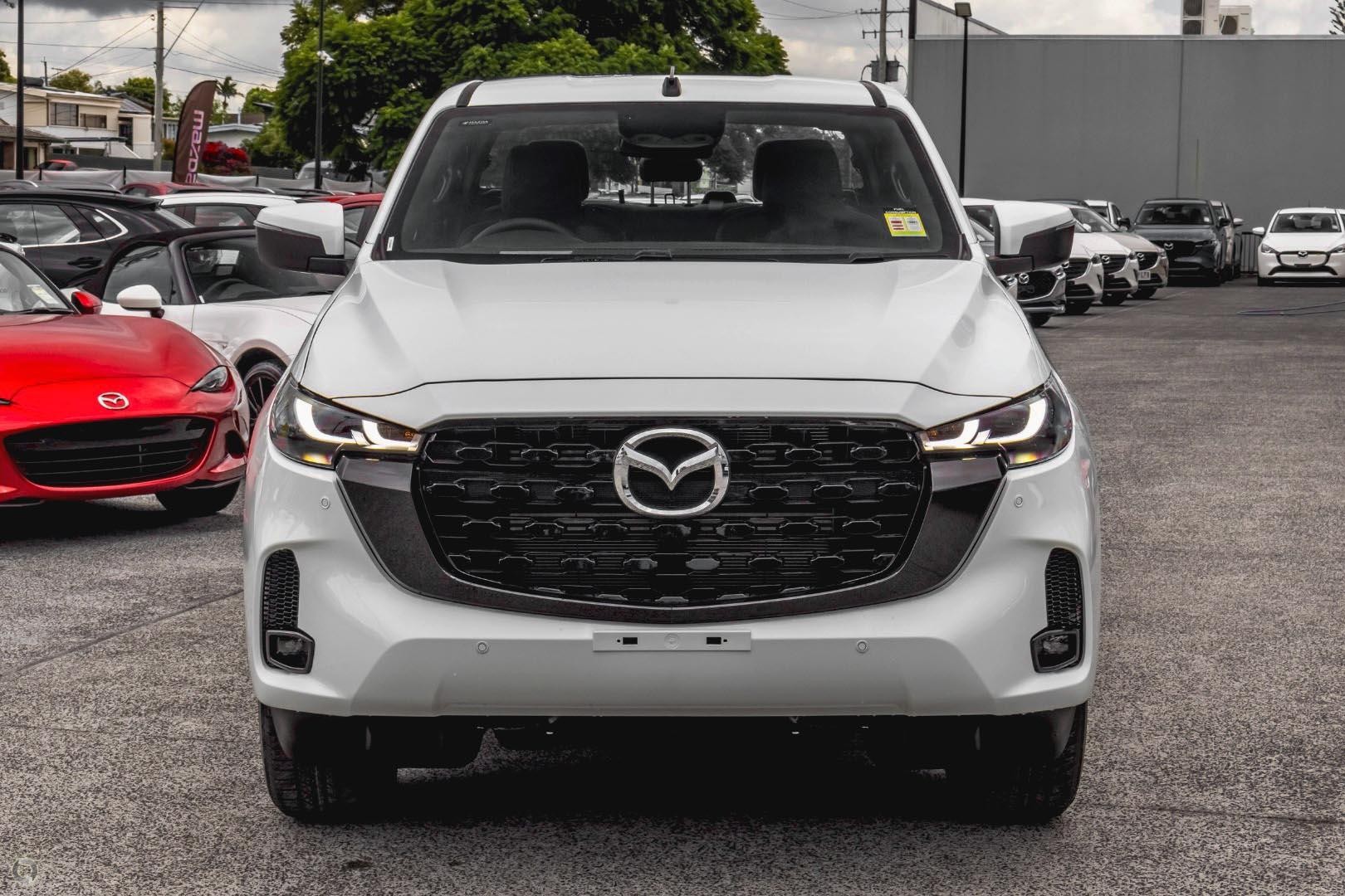 Mazda Bt-50 image 2