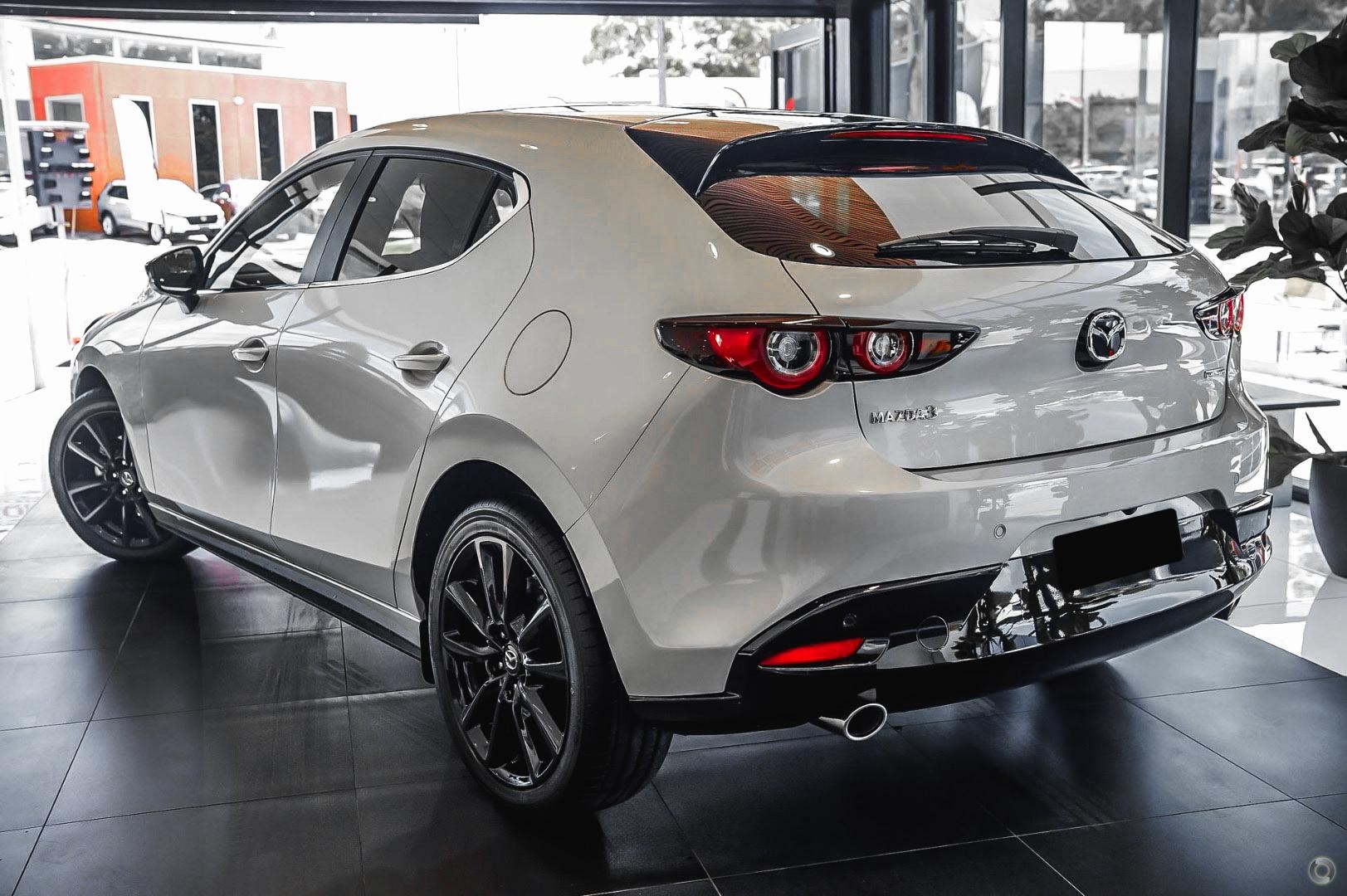 Mazda 3 image 3