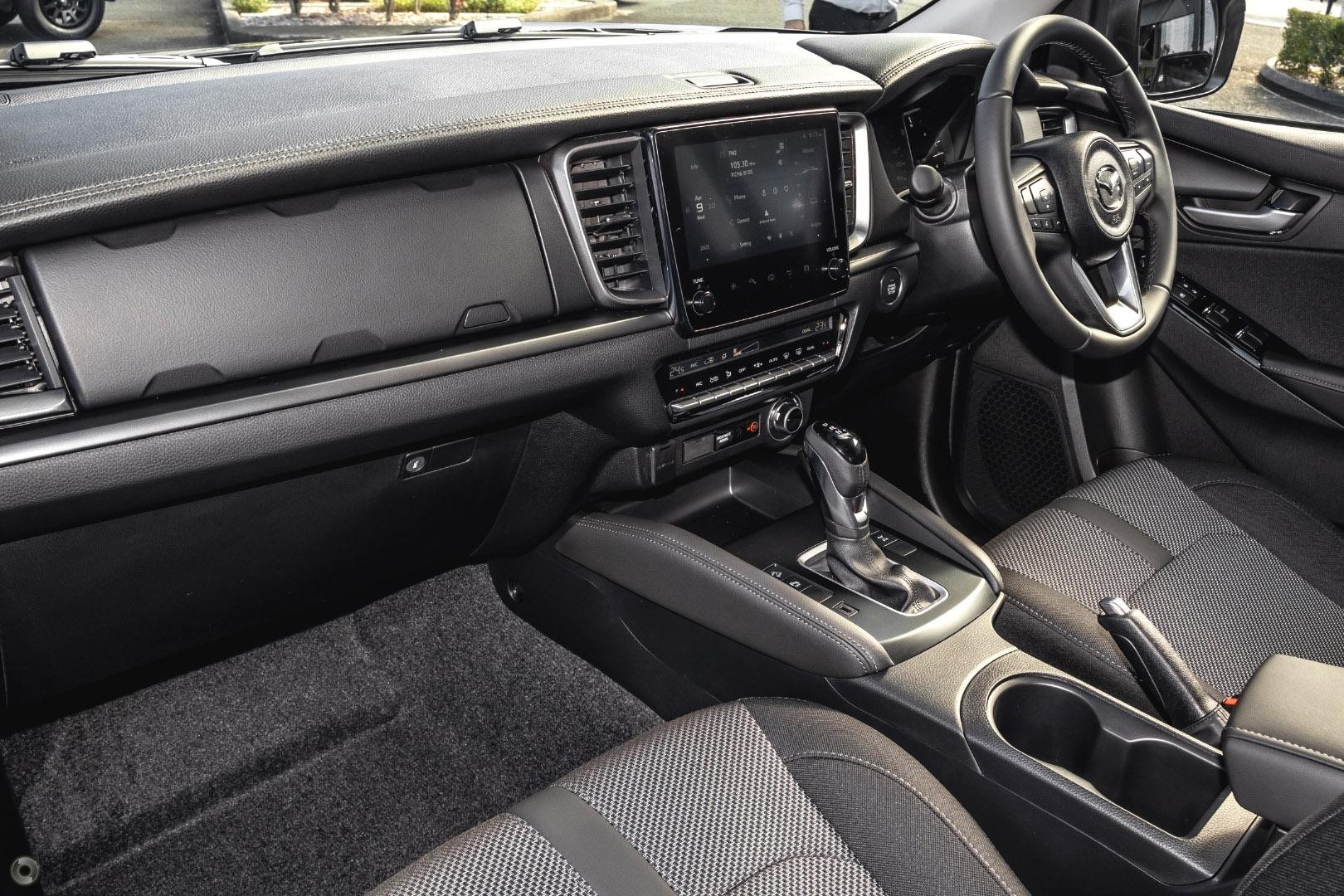 Mazda Bt-50 image 4