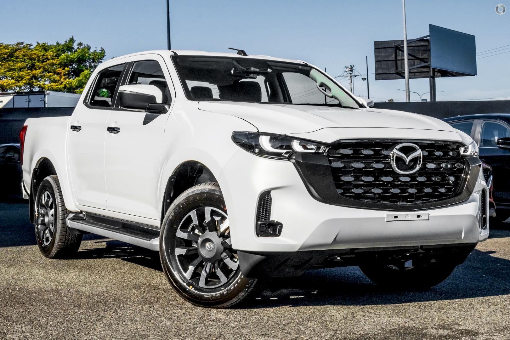 Mazda Bt-50 image 1