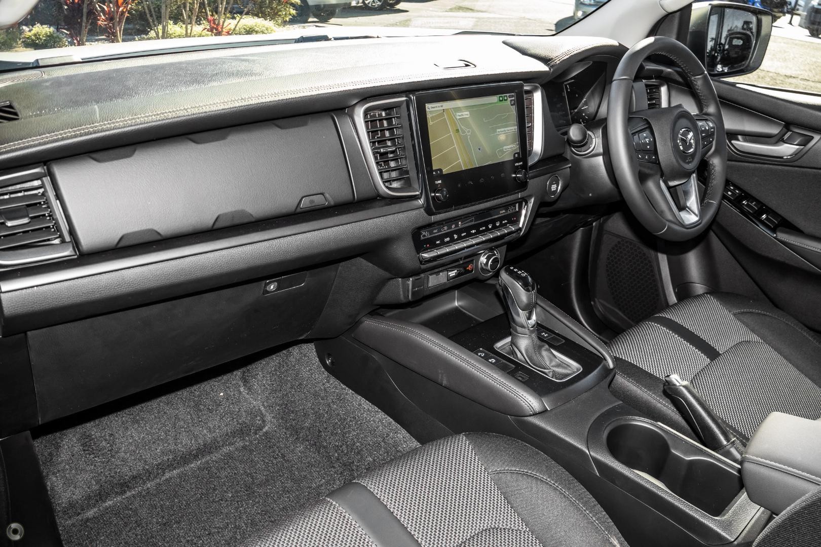 Mazda Bt-50 image 4