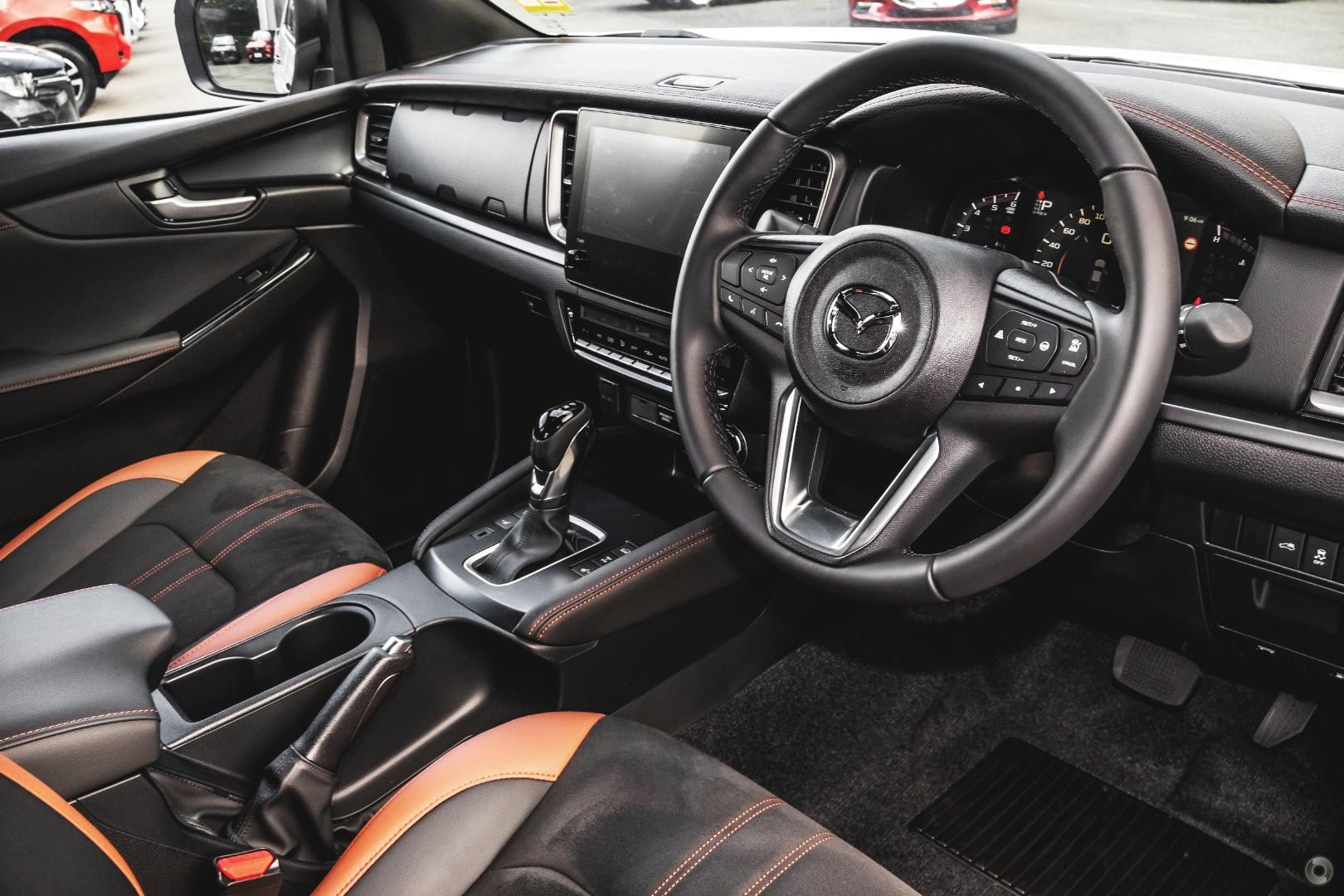 Mazda Bt-50 image 4