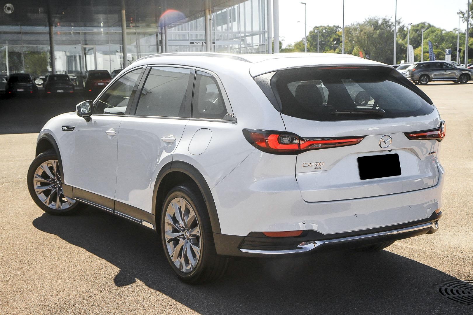 Mazda Cx-90 image 4