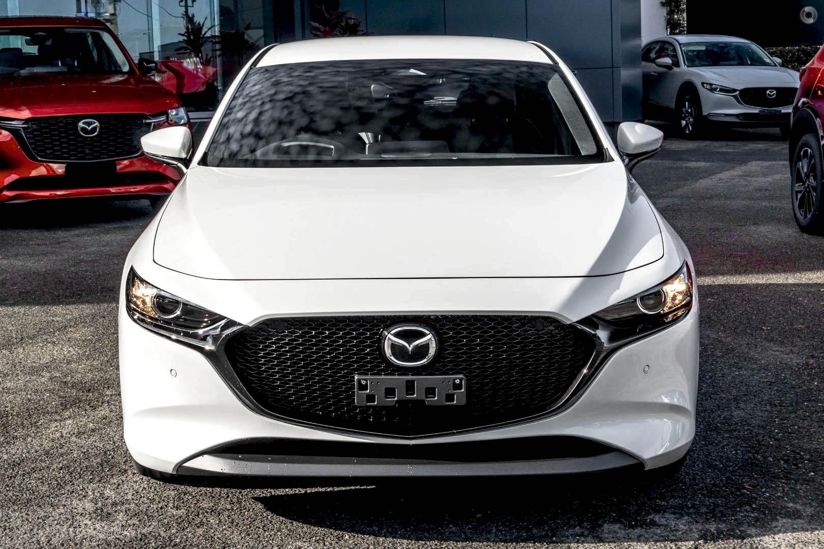 Mazda 3 image 2