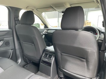 https://dvg-vehicle-assets.s3.amazonaws.com/11288179/d19f3qyoxzav2u1aozzus2j0x.jpg