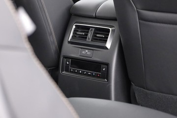 https://dvg-vehicle-assets.s3.amazonaws.com/11288185/1ijdbj690rzqlpo67x6i8bhuj.jpg
