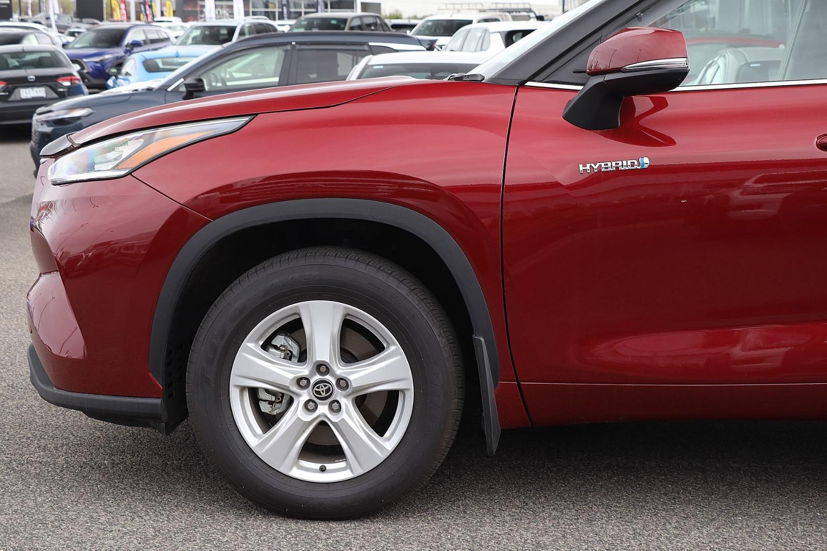 Toyota Kluger image 4