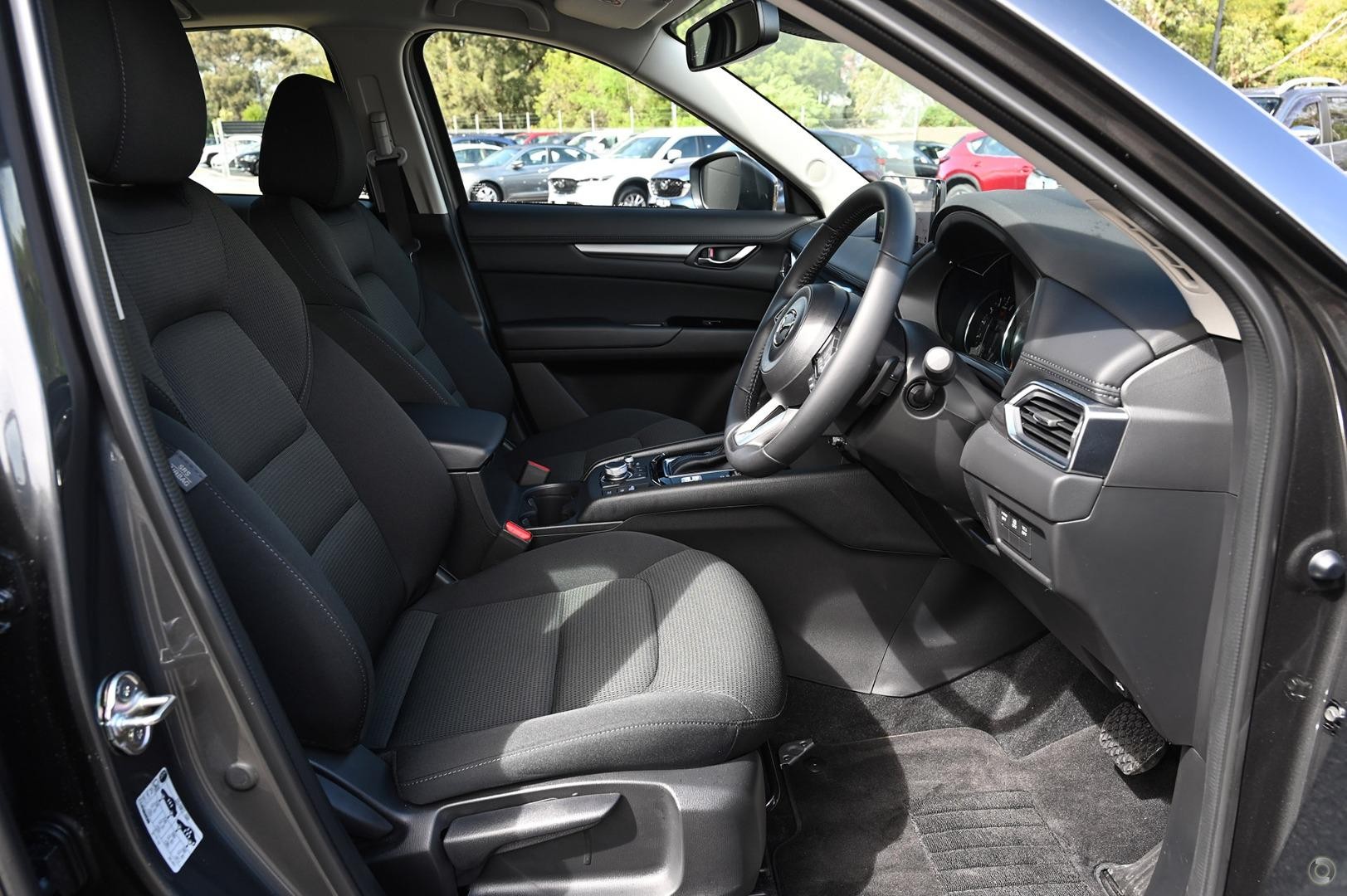 Mazda Cx-5 image 2