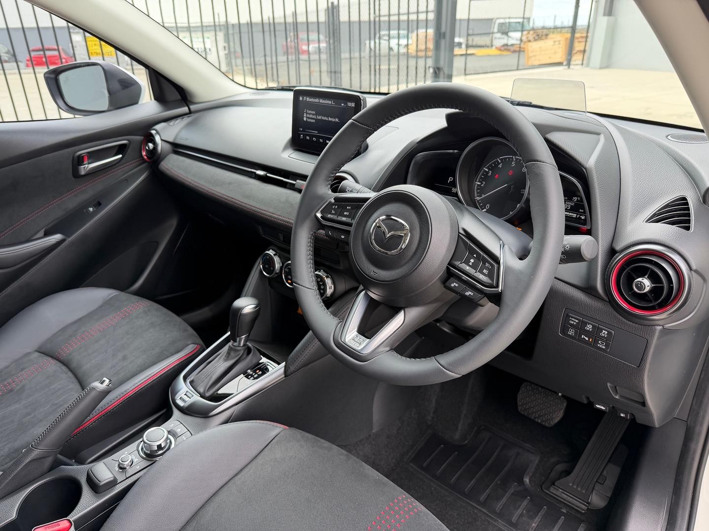 Mazda 2 image 4