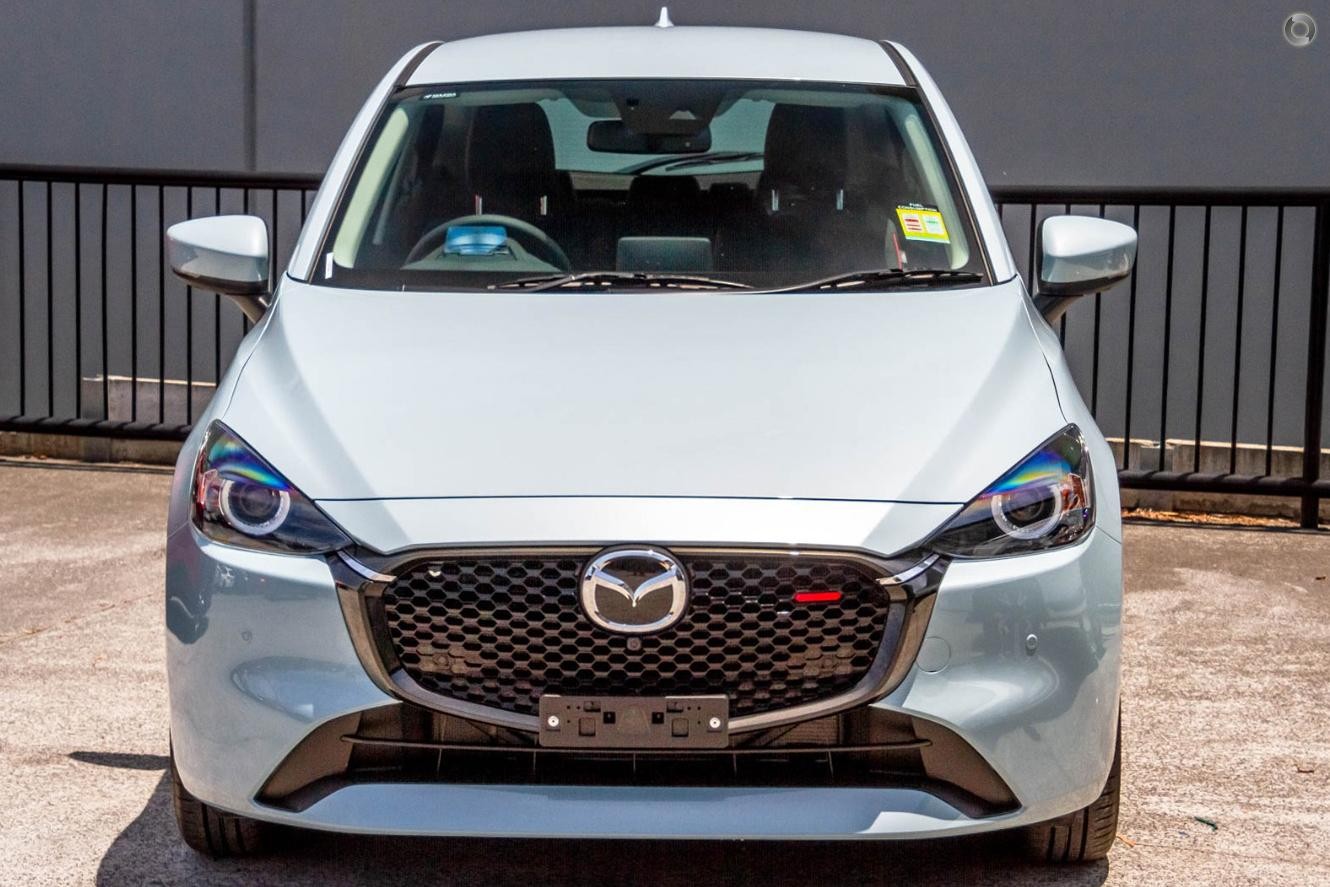 Mazda 2 image 2