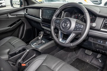 https://dvg-vehicle-assets.s3.amazonaws.com/11297744/gb4sf818w09sau2ysx2006wc9.jpg