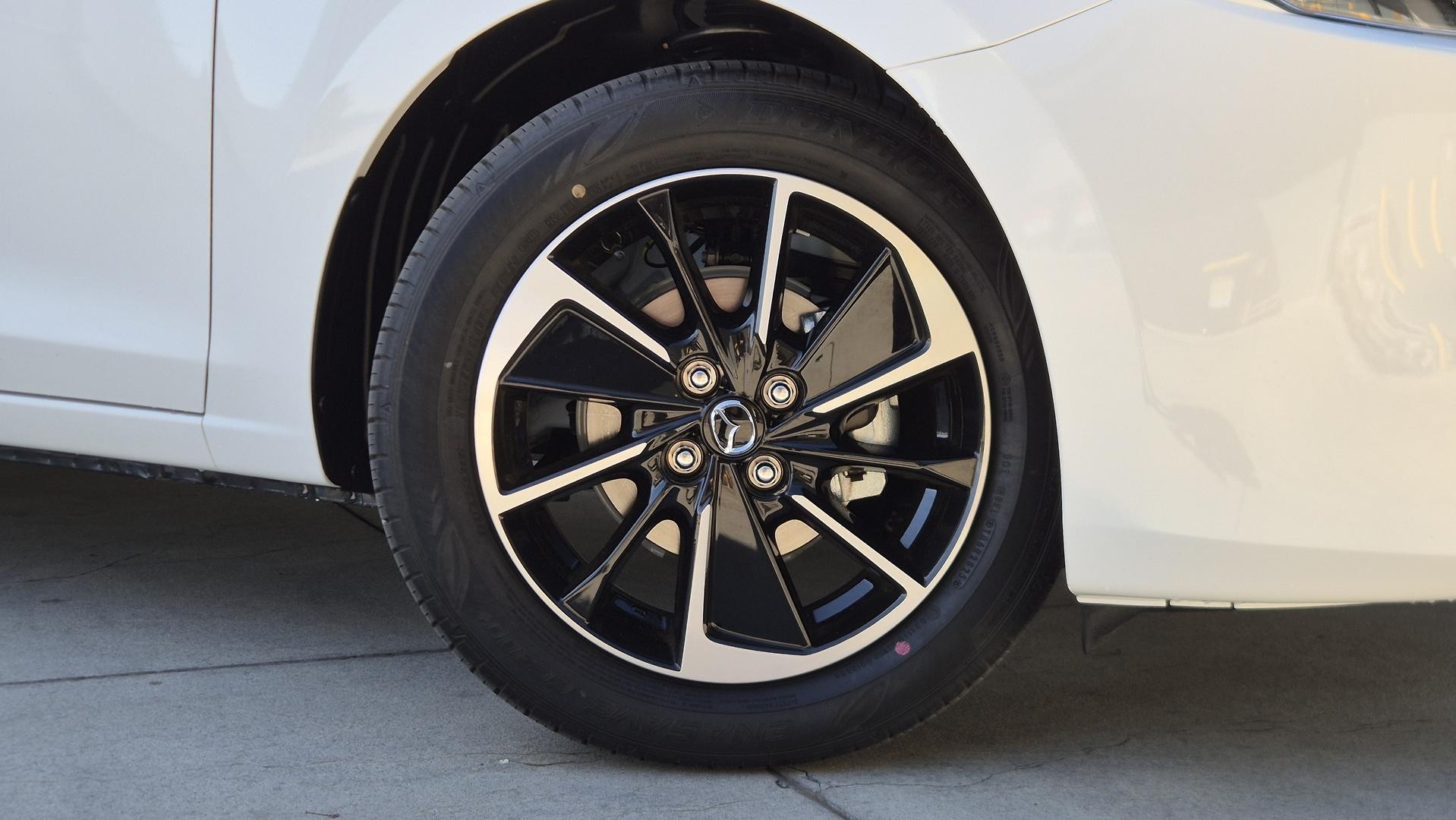 Mazda 2 image 3