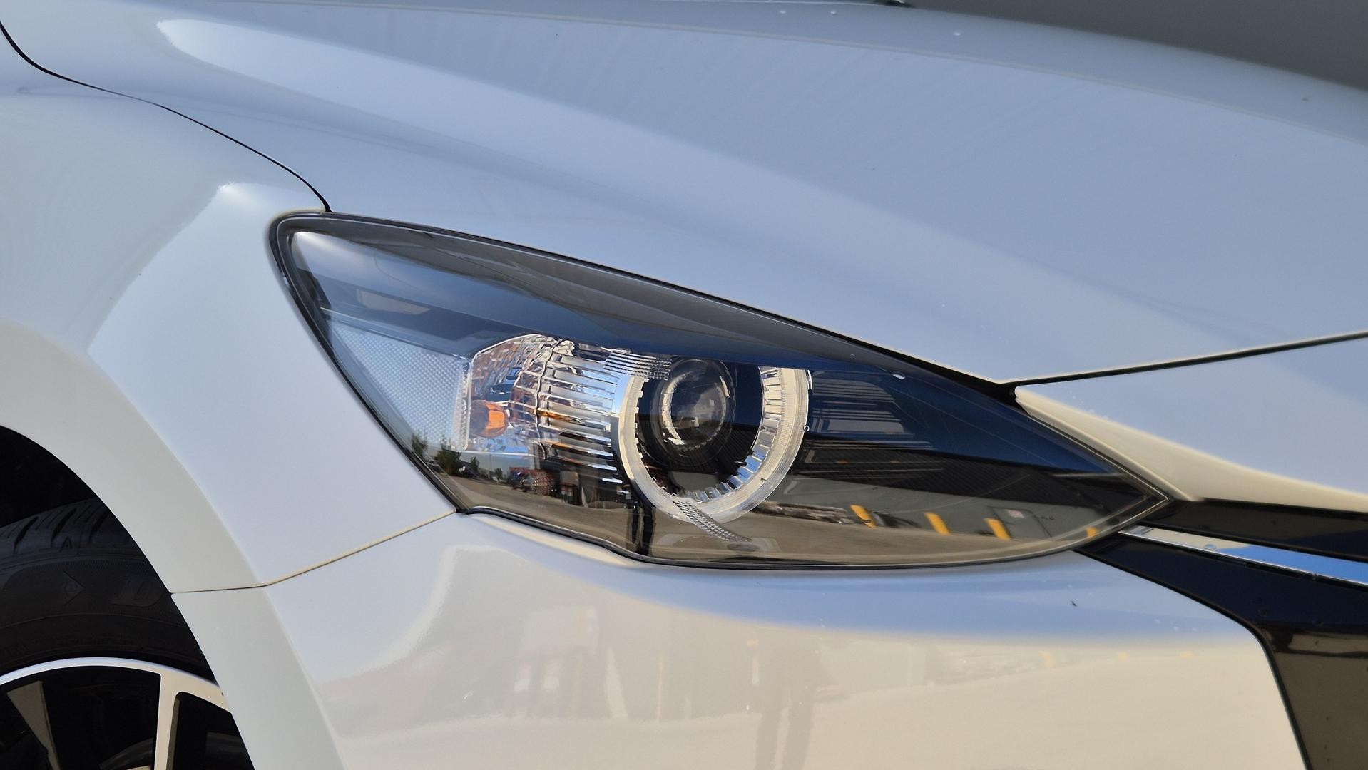 Mazda 2 image 2