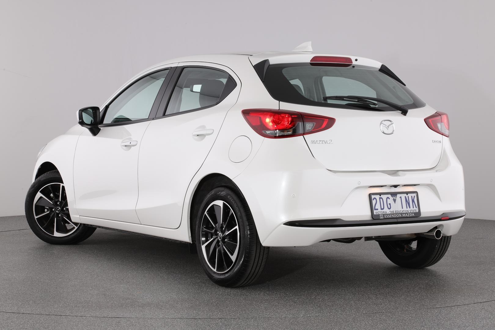 Mazda 2 image 2