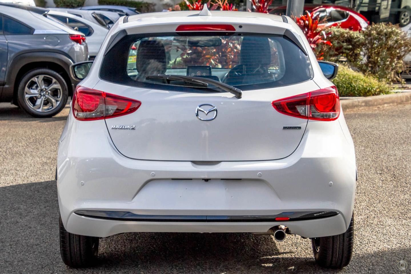 Mazda 2 image 2