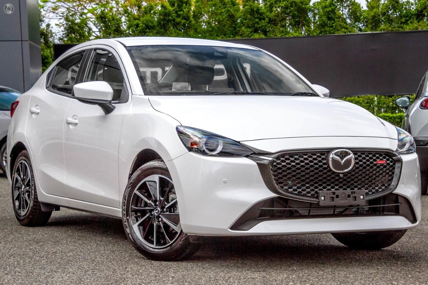 Mazda 2 image 1