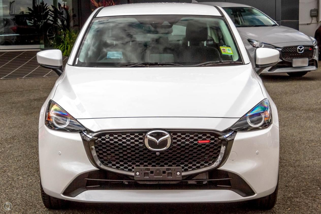 Mazda 2 image 2