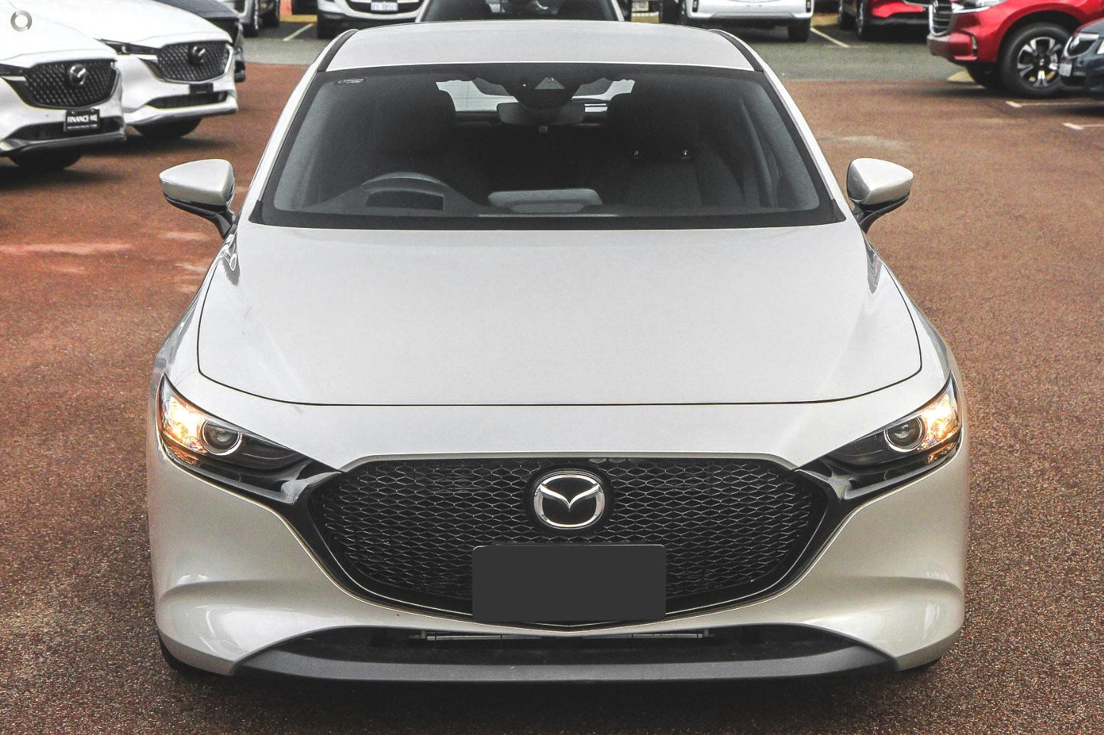 Mazda 3 image 2