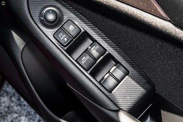 https://dvg-vehicle-assets.s3.amazonaws.com/11327775/kky8w56arw25c4w22go93gn9e.jpg