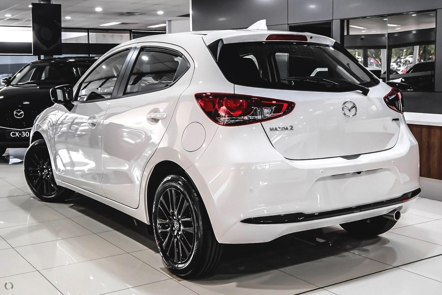 Mazda 2 image 4