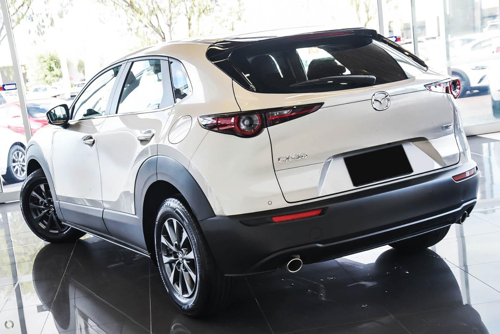 Mazda Cx-30 image 4