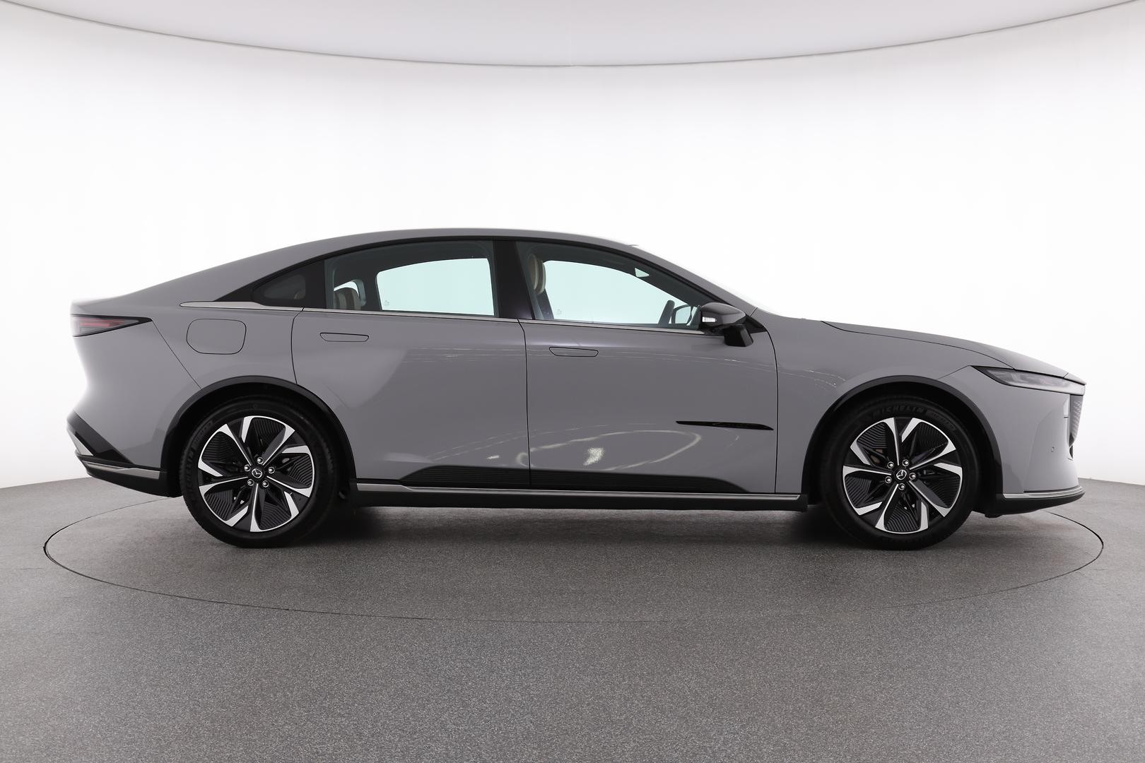 Mazda 6e image 3