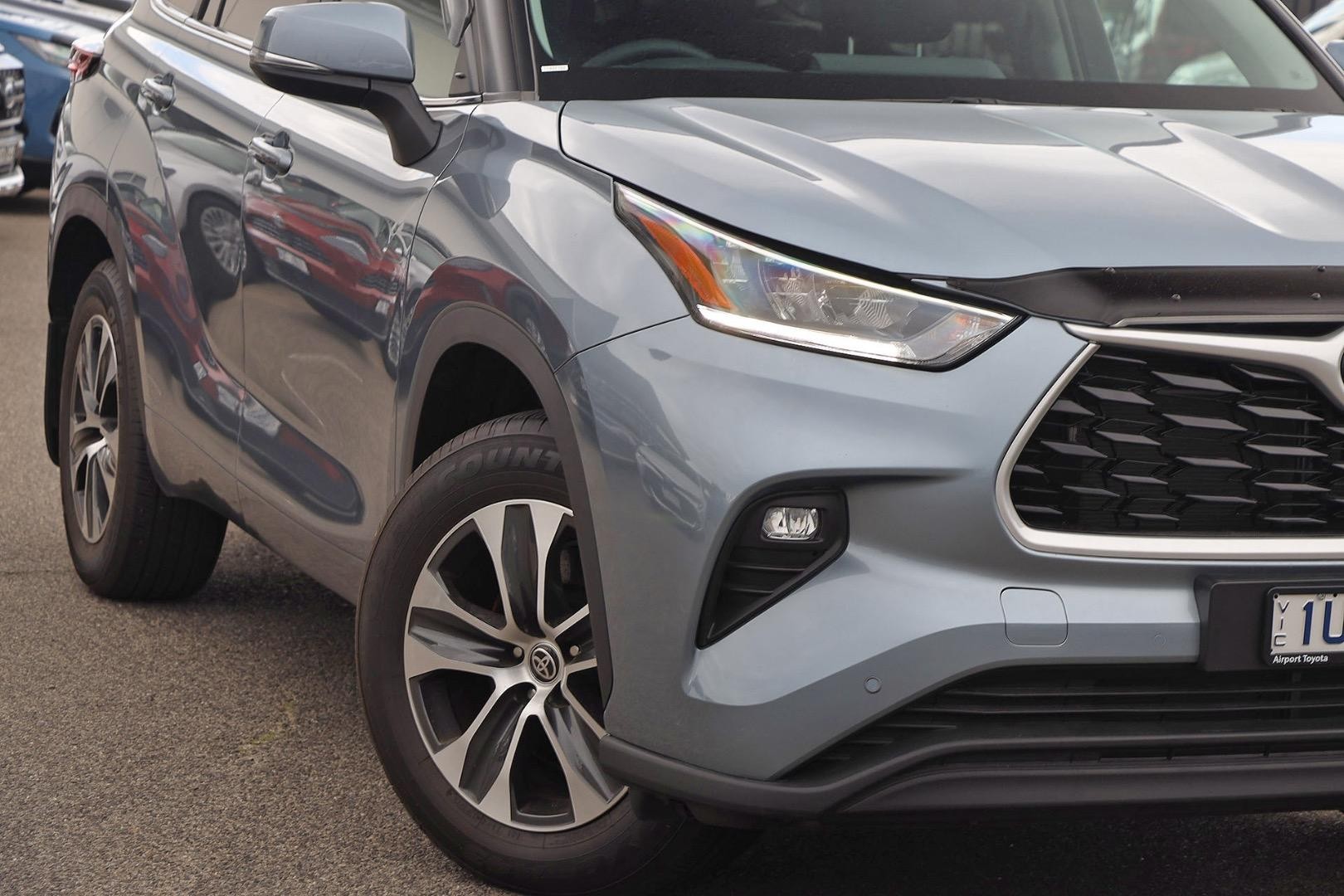 Toyota Kluger image 2