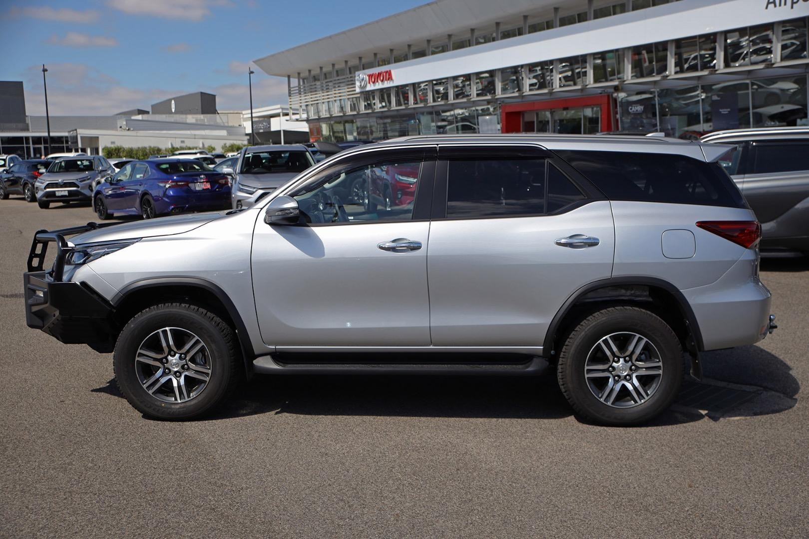 Toyota Fortuner image 3