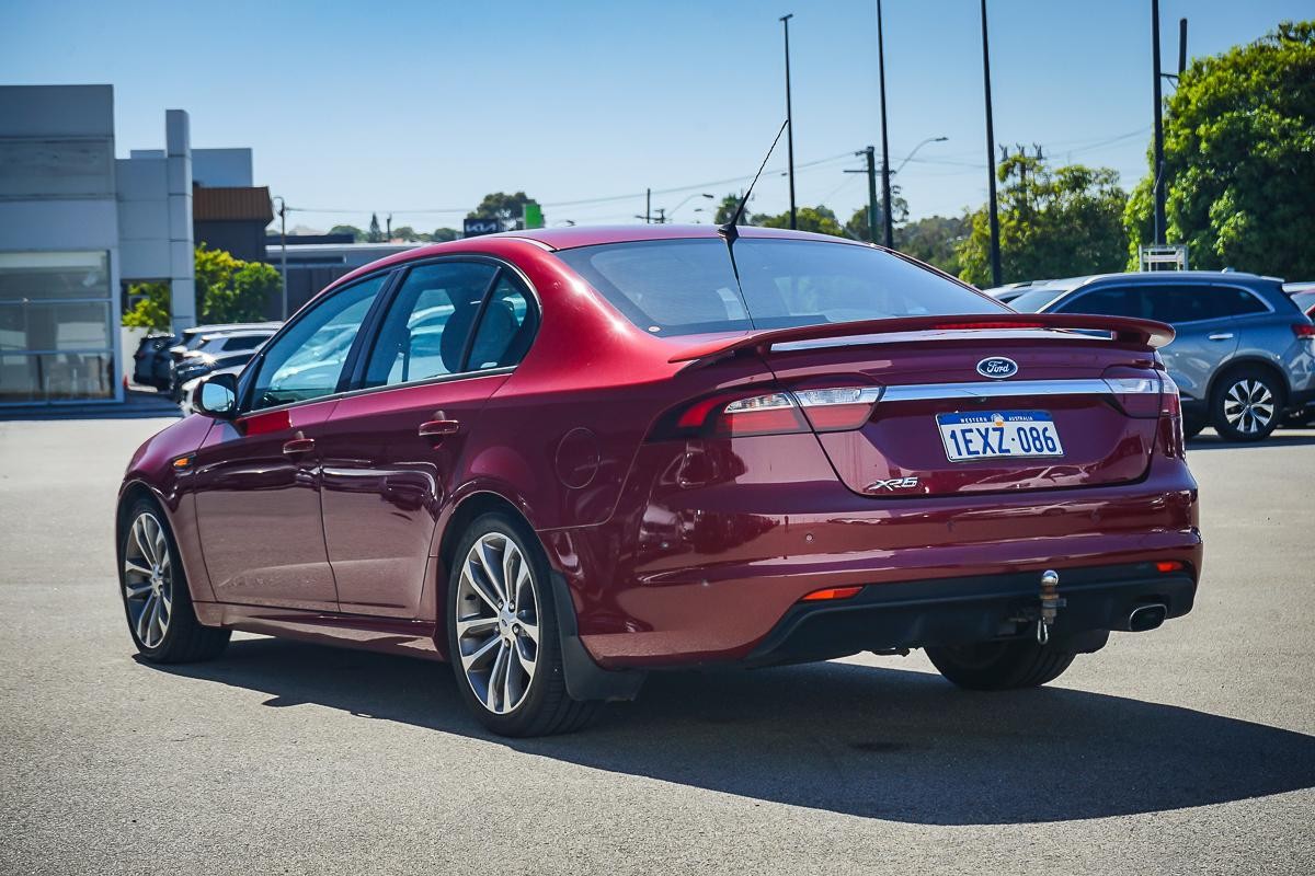 Ford Falcon image 4