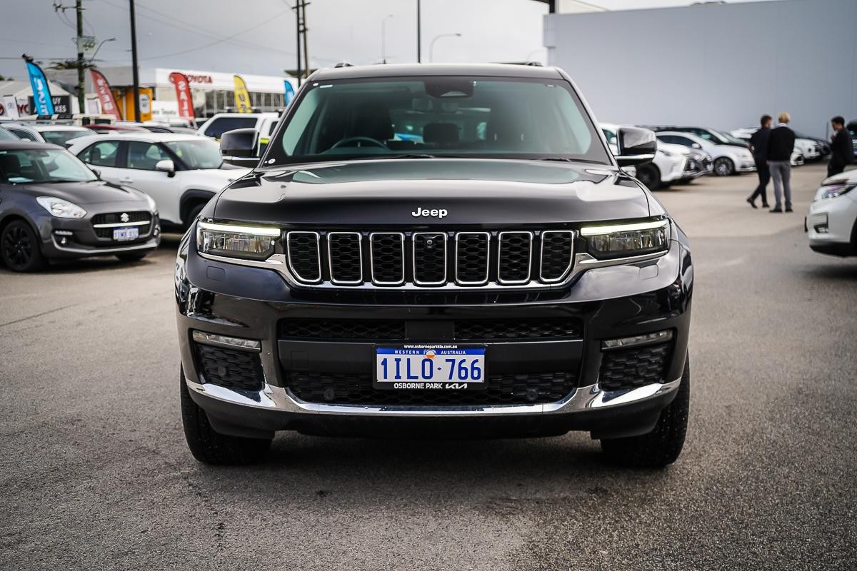 Jeep Grand Cherokee image 4