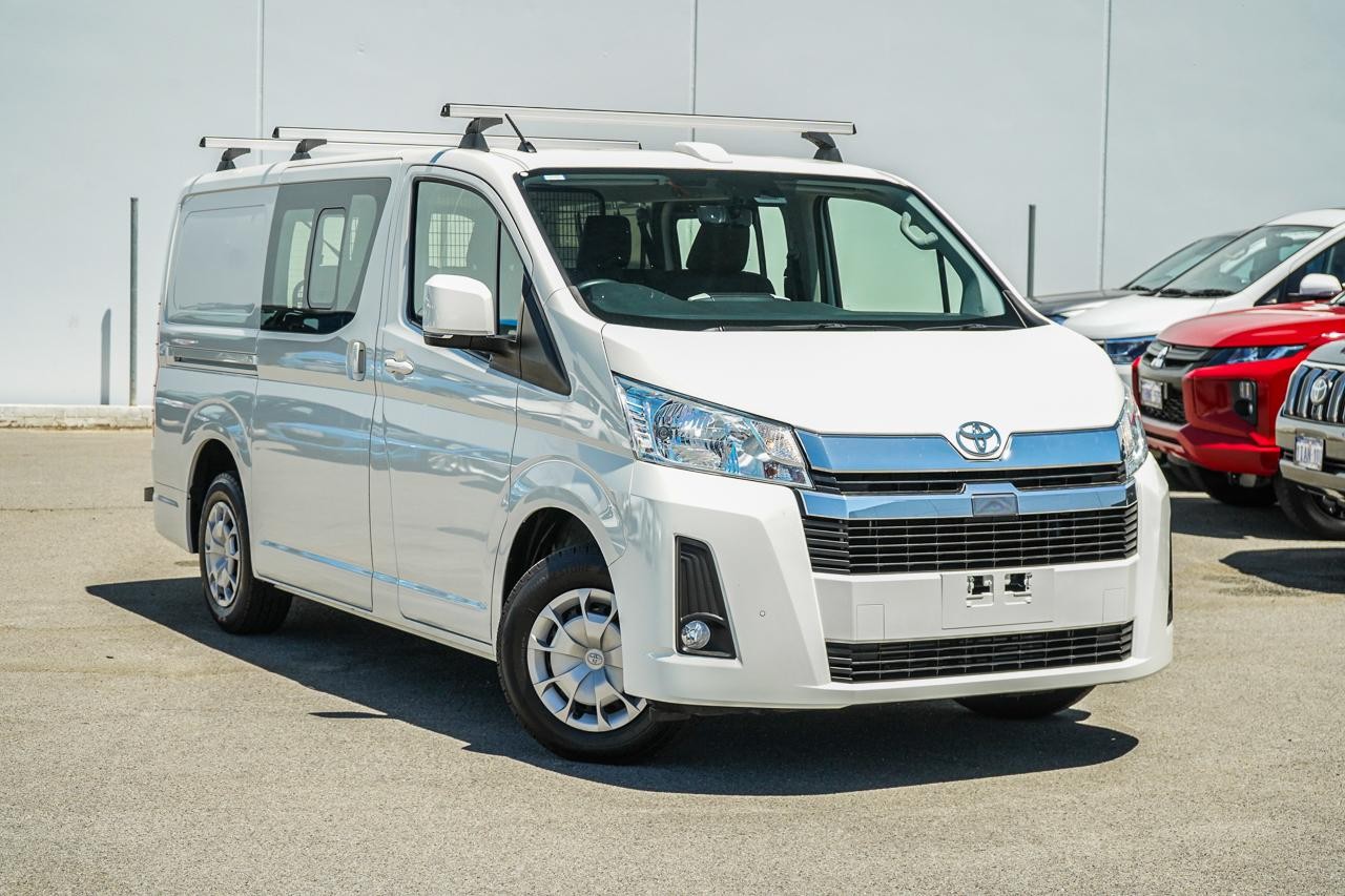 Toyota Hiace image 1