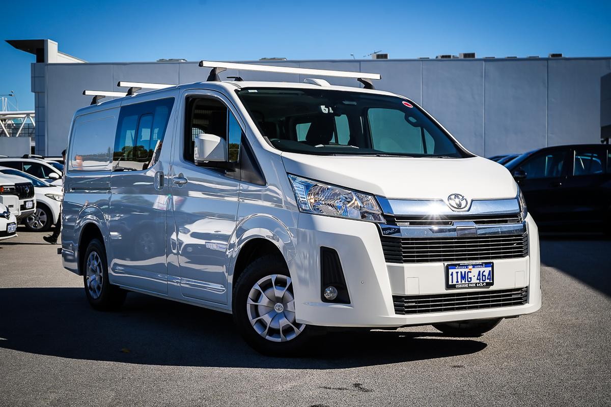 Toyota Hiace image 1