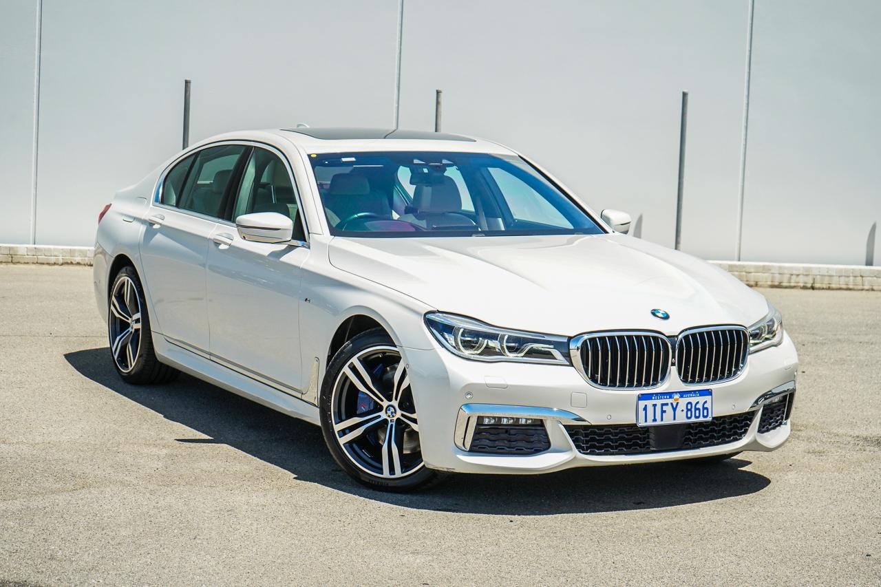 BMW 7 Series image 1