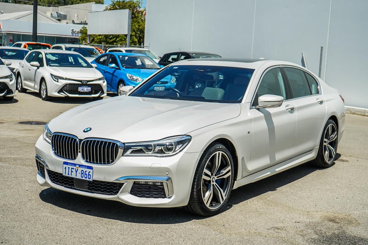 BMW 7 Series image 4