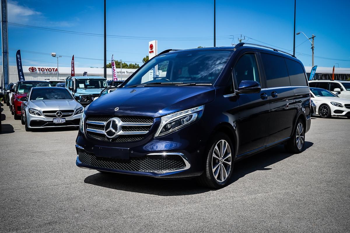 Mercedes Benz V-class image 3